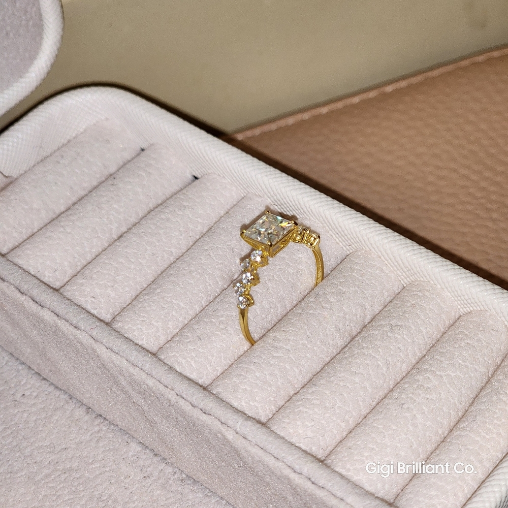18K Gold Moissanite Ring